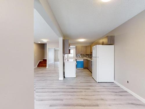 5 1580 Mill Woods Rd E, Edmonton, AB - Indoor