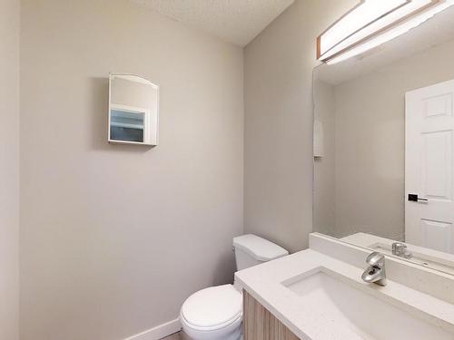 5 1580 Mill Woods Rd E, Edmonton, AB - Indoor Photo Showing Bathroom