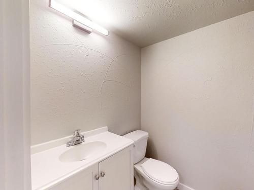 5 1580 Mill Woods Rd E, Edmonton, AB - Indoor Photo Showing Bathroom