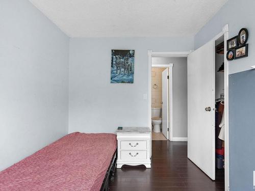 124 Dunluce Road Nw, Edmonton, AB - Indoor Photo Showing Bedroom