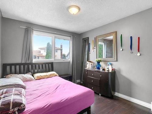 124 Dunluce Road Nw, Edmonton, AB - Indoor Photo Showing Bedroom