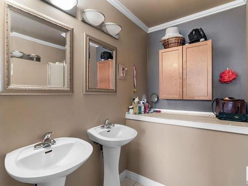 124 Dunluce Road Nw, Edmonton, AB - Indoor Photo Showing Bathroom