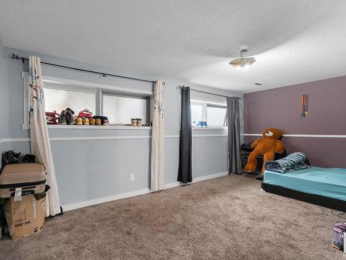 124 Dunluce Road Nw, Edmonton, AB - Indoor Photo Showing Bedroom