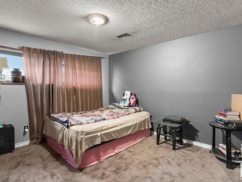 124 Dunluce Road Nw, Edmonton, AB - Indoor Photo Showing Bedroom