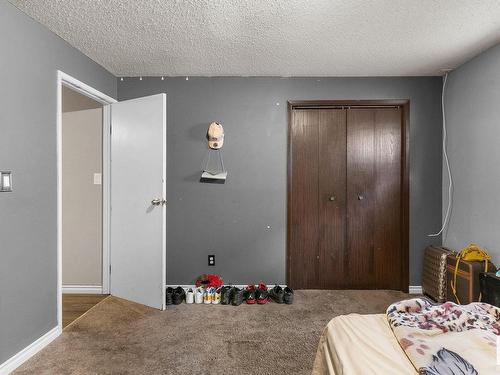 124 Dunluce Road Nw, Edmonton, AB - Indoor Photo Showing Bedroom