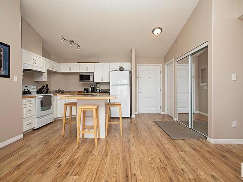 416 5350 199 Street, Edmonton, AB - Indoor Photo Showing Kitchen