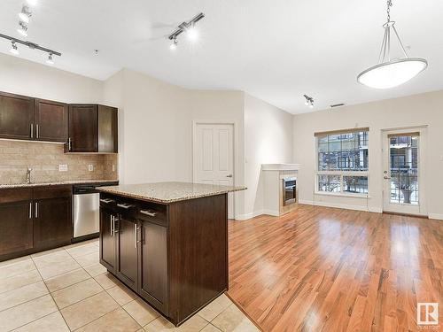 107 1003 Gault Boulevard, Edmonton, AB - Indoor Photo Showing Kitchen