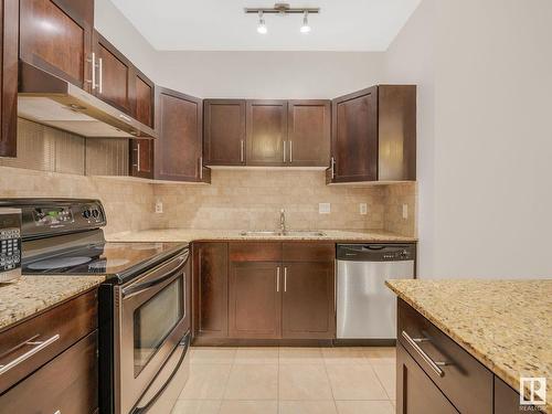 107 1003 Gault Boulevard, Edmonton, AB - Indoor Photo Showing Kitchen