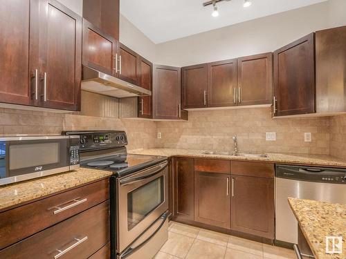 107 1003 Gault Boulevard, Edmonton, AB - Indoor Photo Showing Kitchen