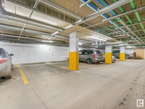 107 1003 Gault Boulevard, Edmonton, AB - Indoor Photo Showing Garage