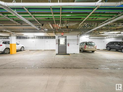 107 1003 Gault Boulevard, Edmonton, AB - Indoor Photo Showing Garage