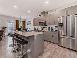 2516 CASEY Way  Edmonton, AB T6W 3N3