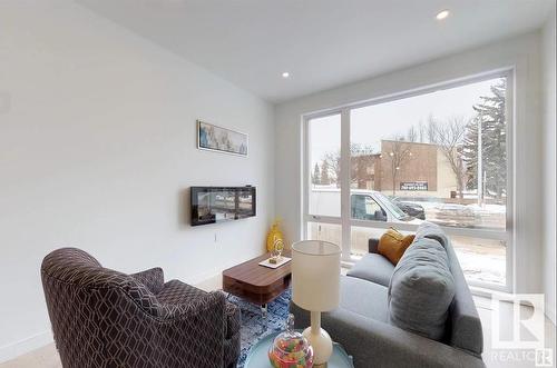 12903 107 Avenue, Edmonton, AB - Indoor Photo Showing Living Room