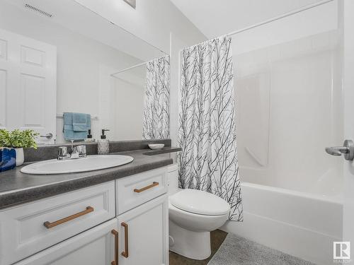 49 2508 Hanna Crescent, Edmonton, AB - Indoor Photo Showing Bathroom