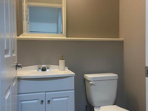 127 Ward Crescent, Edmonton, AB - Indoor Photo Showing Bathroom