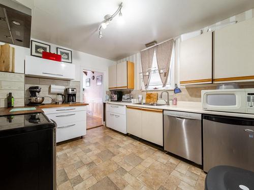 11519 95 Street, Edmonton, AB - Indoor Photo Showing Kitchen