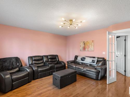 Stony Plain, AB - Indoor Photo Showing Living Room