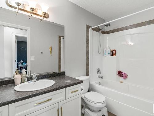 Stony Plain, AB - Indoor Photo Showing Bathroom