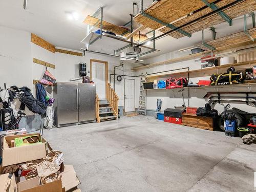 Stony Plain, AB - Indoor Photo Showing Garage