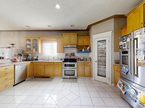 2823 34A Avenue, Edmonton, AB - Indoor Photo Showing Kitchen