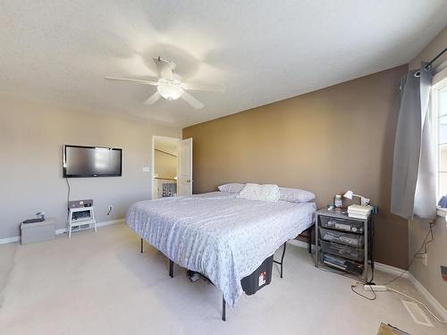 2823 34A Avenue, Edmonton, AB - Indoor Photo Showing Bedroom