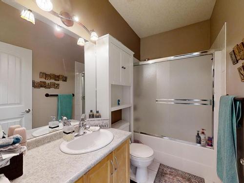 2823 34A Avenue, Edmonton, AB - Indoor Photo Showing Bathroom