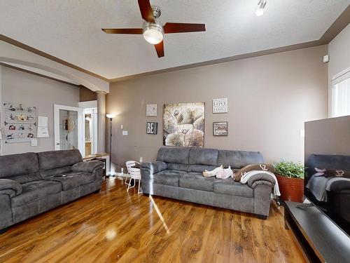 2823 34A Avenue, Edmonton, AB - Indoor Photo Showing Living Room