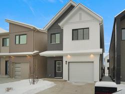 21 Aster Way  Edmonton, AB T6T 2N8