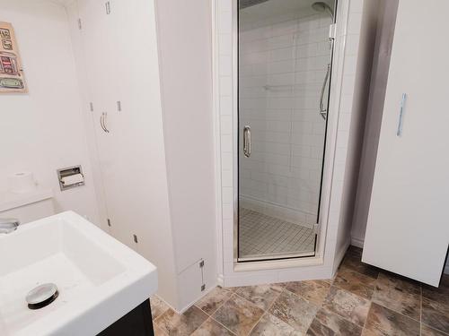 Edmonton, AB - Indoor Photo Showing Bathroom