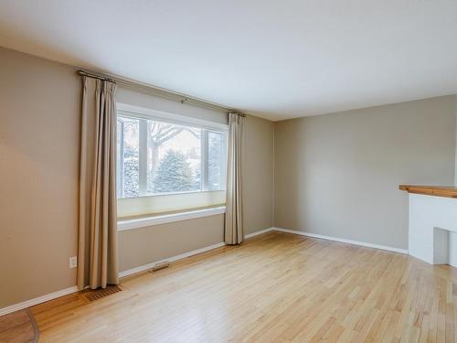 Edmonton, AB - Indoor Photo Showing Other Room