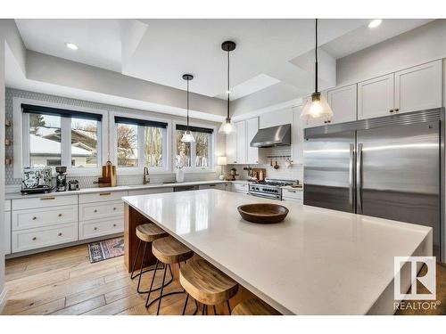 10335 139 Street, Edmonton, AB - Indoor Photo Showing Kitchen With Upgraded Kitchen