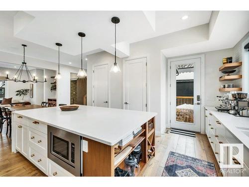 10335 139 Street, Edmonton, AB - Indoor Photo Showing Kitchen With Upgraded Kitchen