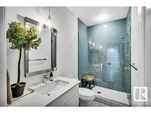 10335 139 Street, Edmonton, AB - Indoor Photo Showing Bathroom