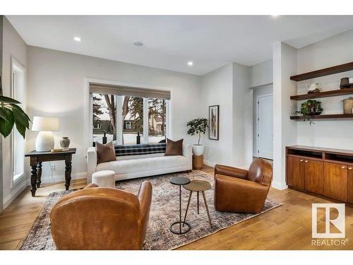 10335 139 Street, Edmonton, AB - Indoor Photo Showing Living Room