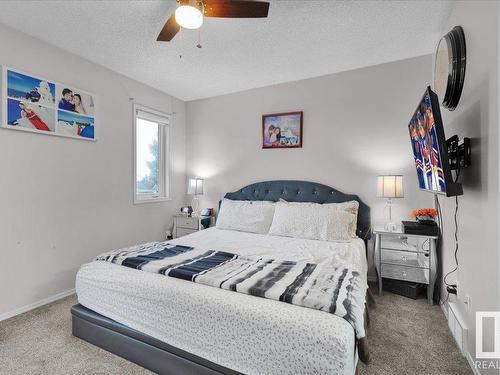 431 Breckenridge Lane, Edmonton, AB - Indoor Photo Showing Bedroom