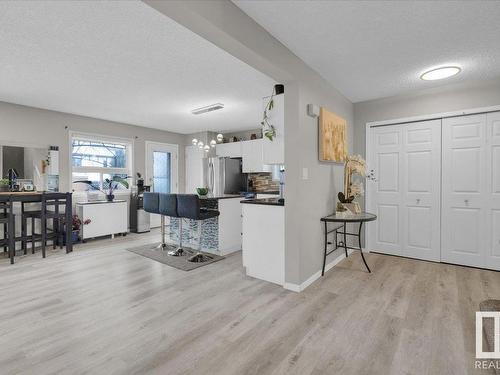 431 Breckenridge Lane, Edmonton, AB - Indoor