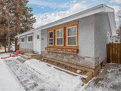 11 SEYMORE Crescent  St. Albert, AB T8N 0K8