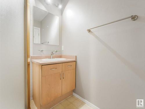 303 8108 109 Street, Edmonton, AB - Indoor Photo Showing Bathroom