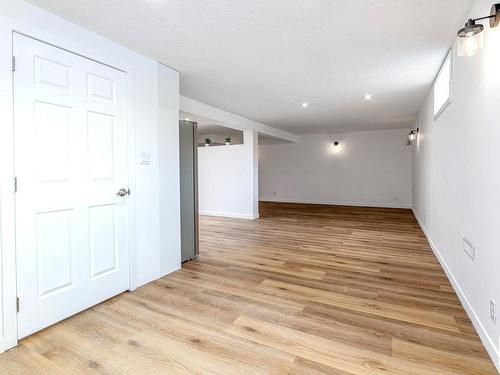 11860 58 Street, Edmonton, AB - Indoor Photo Showing Other Room