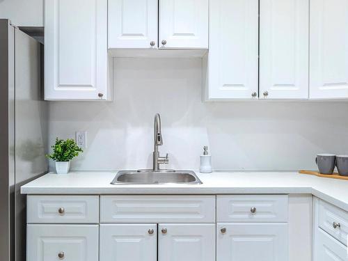 11860 58 Street, Edmonton, AB - Indoor Photo Showing Kitchen