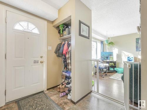 6 Willowdale Place, Edmonton, AB - Indoor Photo Showing Other Room