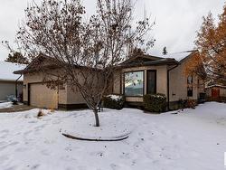 11036 10 Avenue  Edmonton, AB T6J 6N3