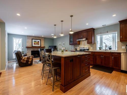 11036 10 Avenue, Edmonton, AB - Indoor Photo Showing Kitchen With Upgraded Kitchen