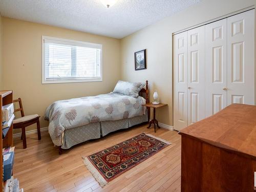 11036 10 Avenue, Edmonton, AB - Indoor Photo Showing Bedroom