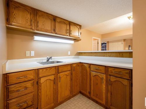 11036 10 Avenue, Edmonton, AB - Indoor Photo Showing Kitchen