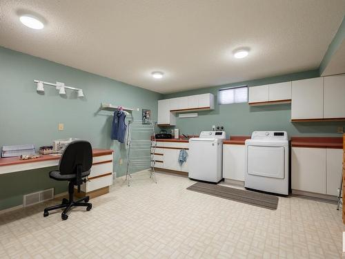 11036 10 Avenue, Edmonton, AB - Indoor Photo Showing Laundry Room