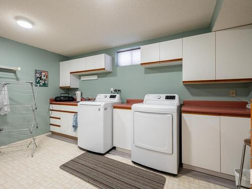 11036 10 Avenue, Edmonton, AB - Indoor Photo Showing Laundry Room