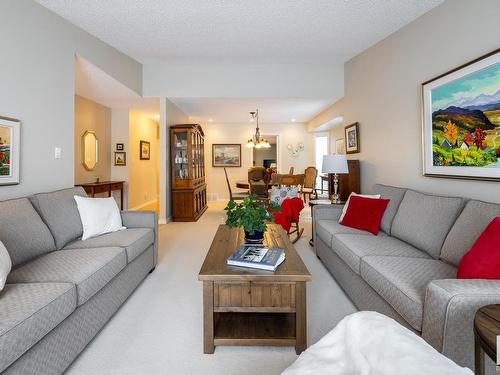 11036 10 Avenue, Edmonton, AB - Indoor Photo Showing Living Room