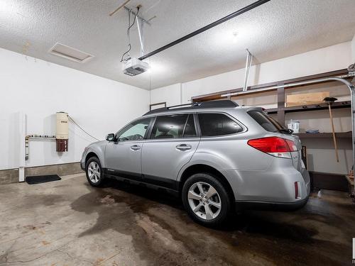 11036 10 Avenue, Edmonton, AB - Indoor Photo Showing Garage