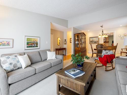 11036 10 Avenue, Edmonton, AB - Indoor Photo Showing Living Room